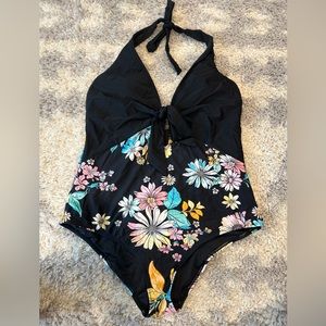 One piece swimsuit size XL